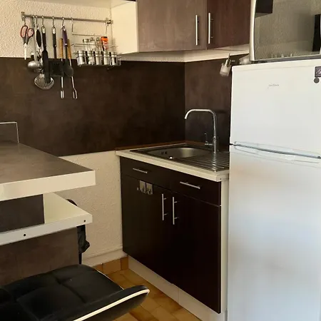 Le Nautilus - Parking - Piscine - Port Apartment *